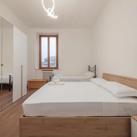I-host - Cesarotti 2 Appartement