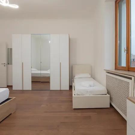 I-host - Cesarotti 2 Appartement *