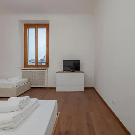 I-host - Cesarotti 2 *